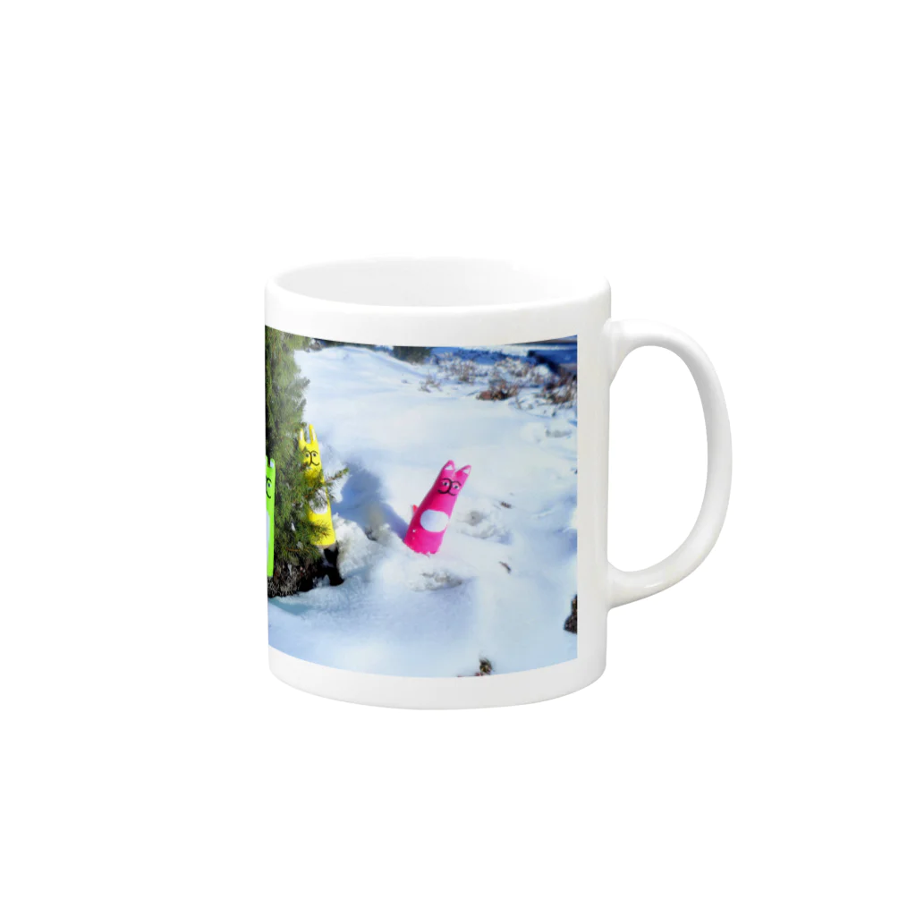 世界征服／World-Conquestの雪遊びで世界征服 Mug :right side of the handle