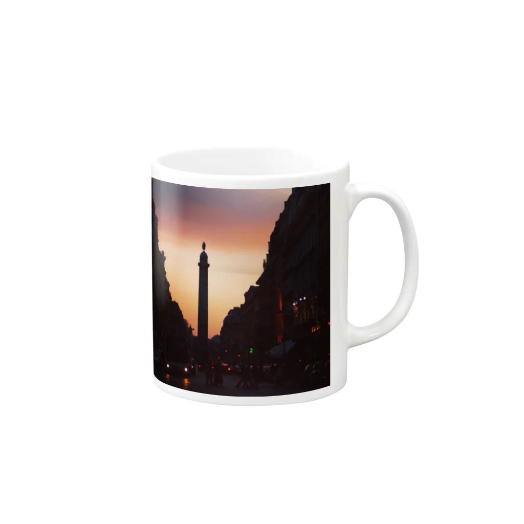 pilkkuのParis Mug :right side of the handle