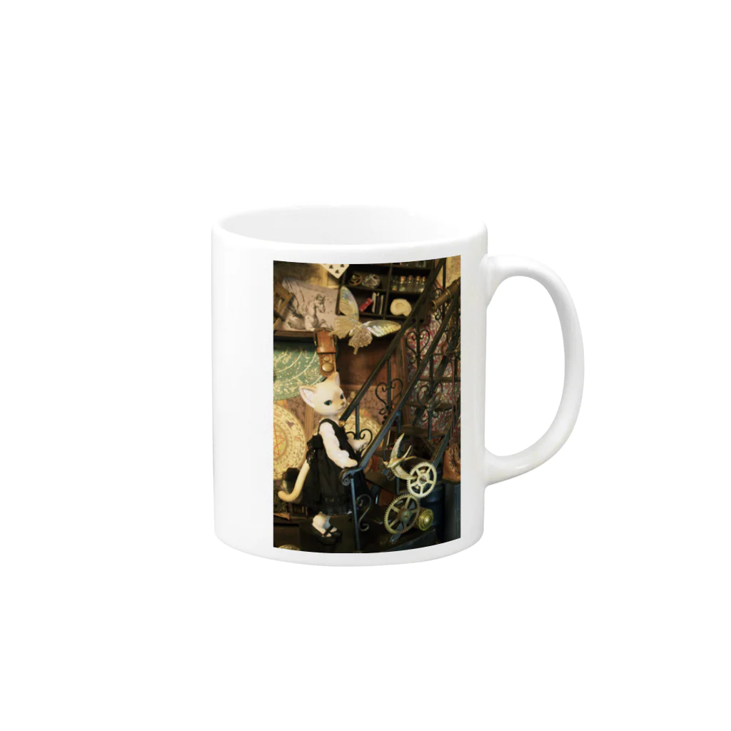 ぴーすけの猫と階段 Mug :right side of the handle