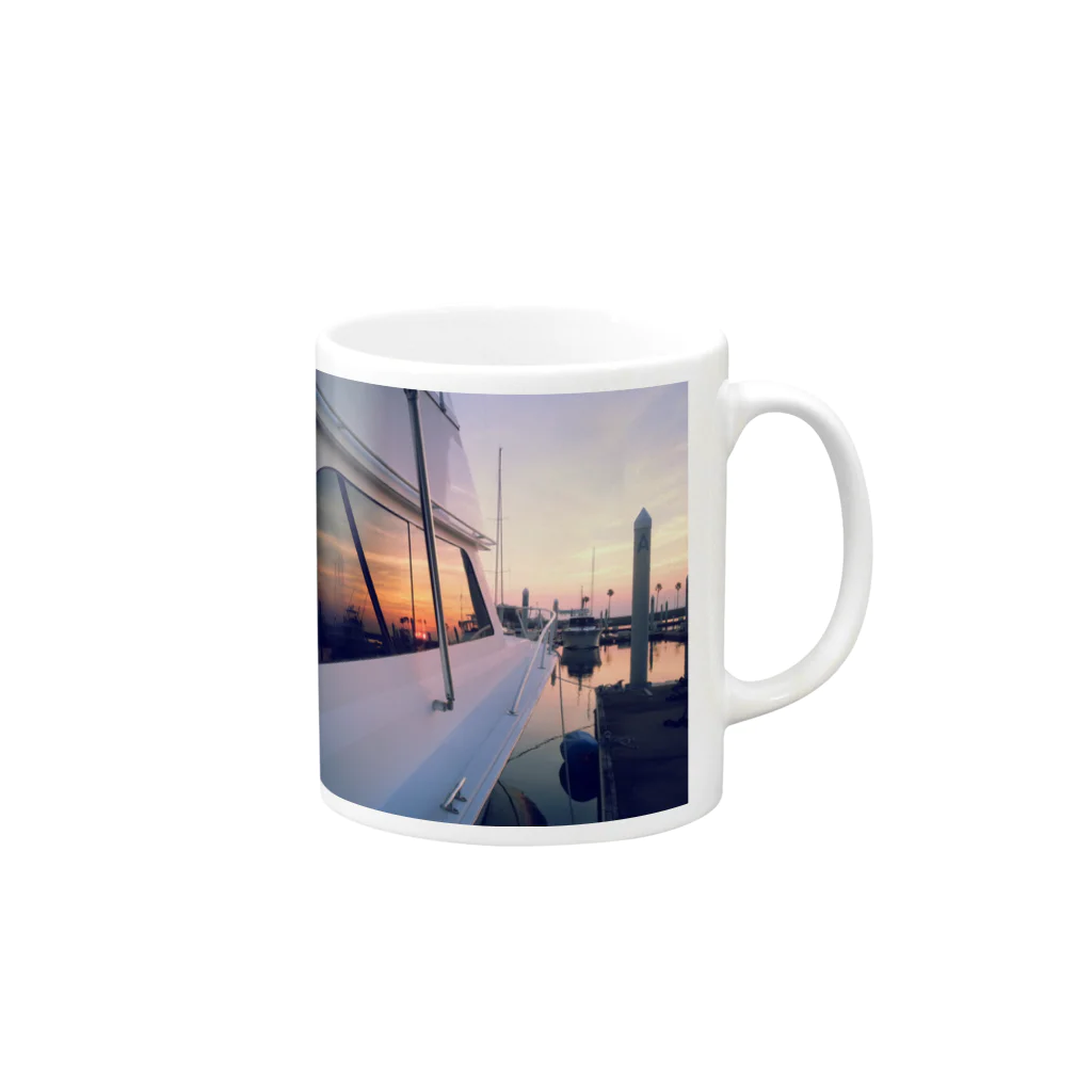 DAIGOの夕焼けのマリーナ Mug :right side of the handle