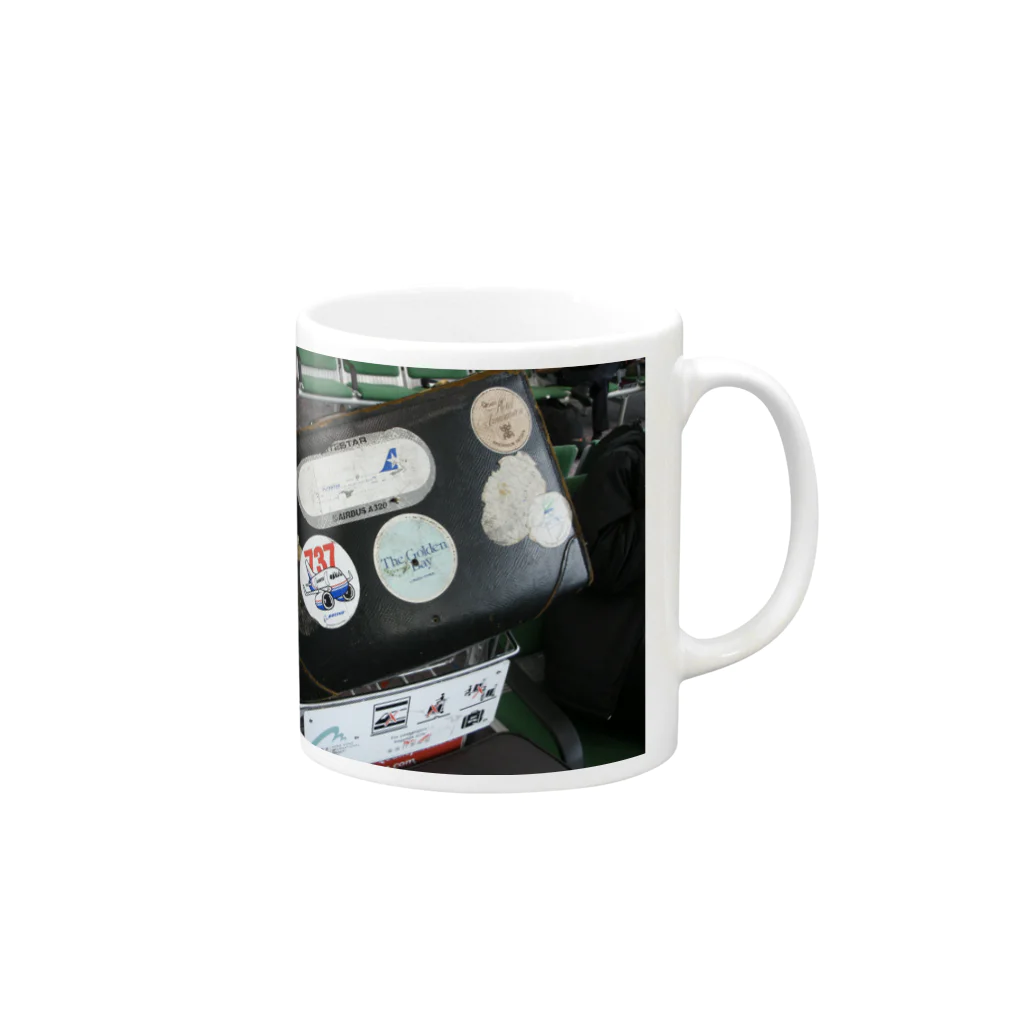 magasiaのワールドトラベラー Mug :right side of the handle