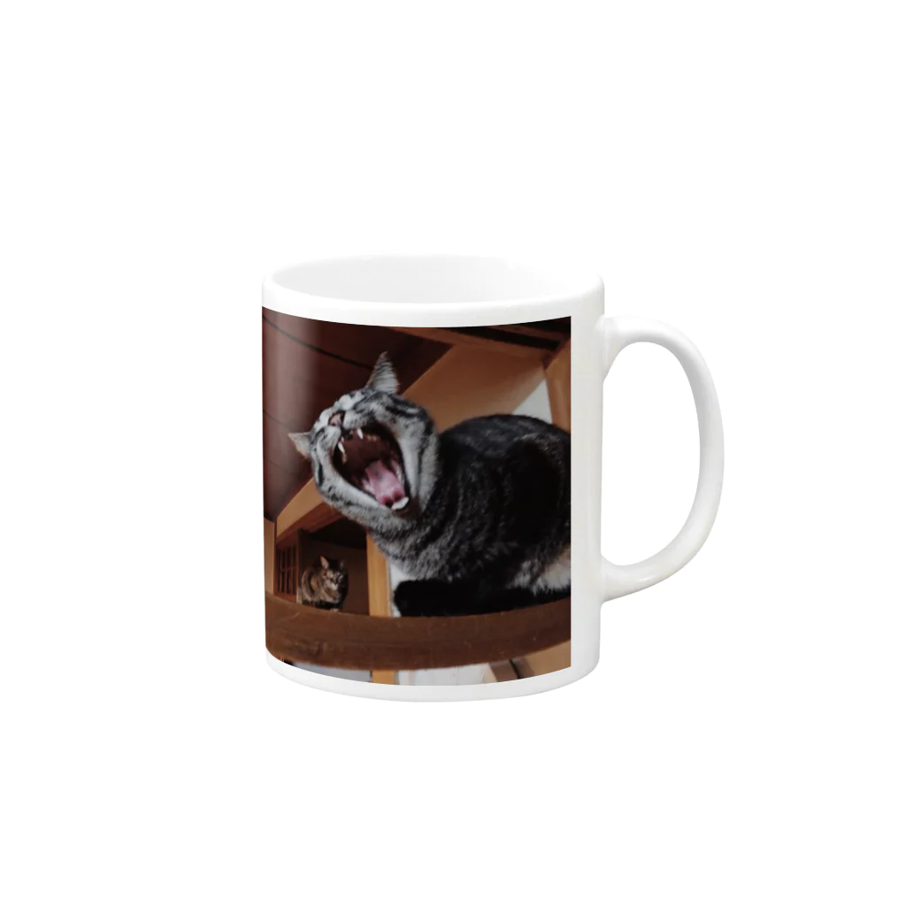 猫専門店のあくび Mug :right side of the handle