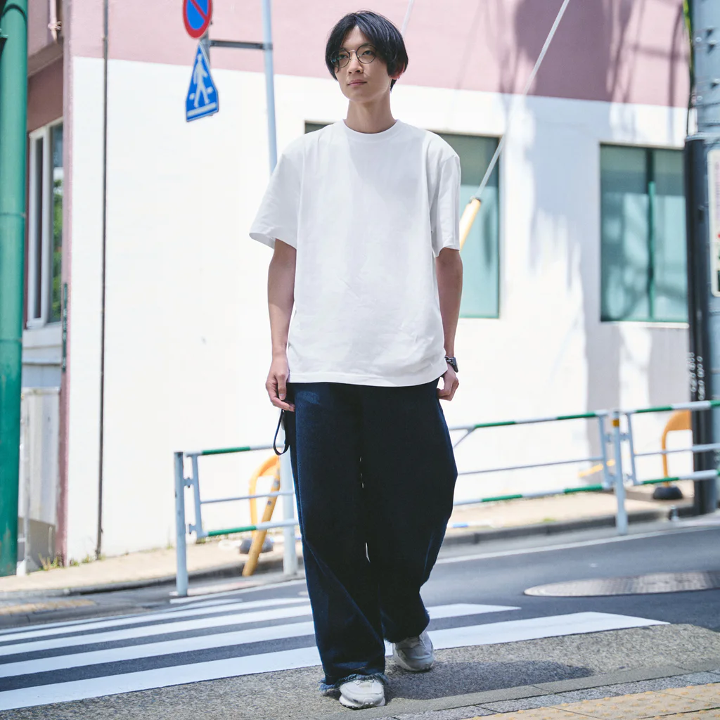 糸葉-Itoha-のNiko&Mao　ダークブラウン100 Regular Fit T-Shirt