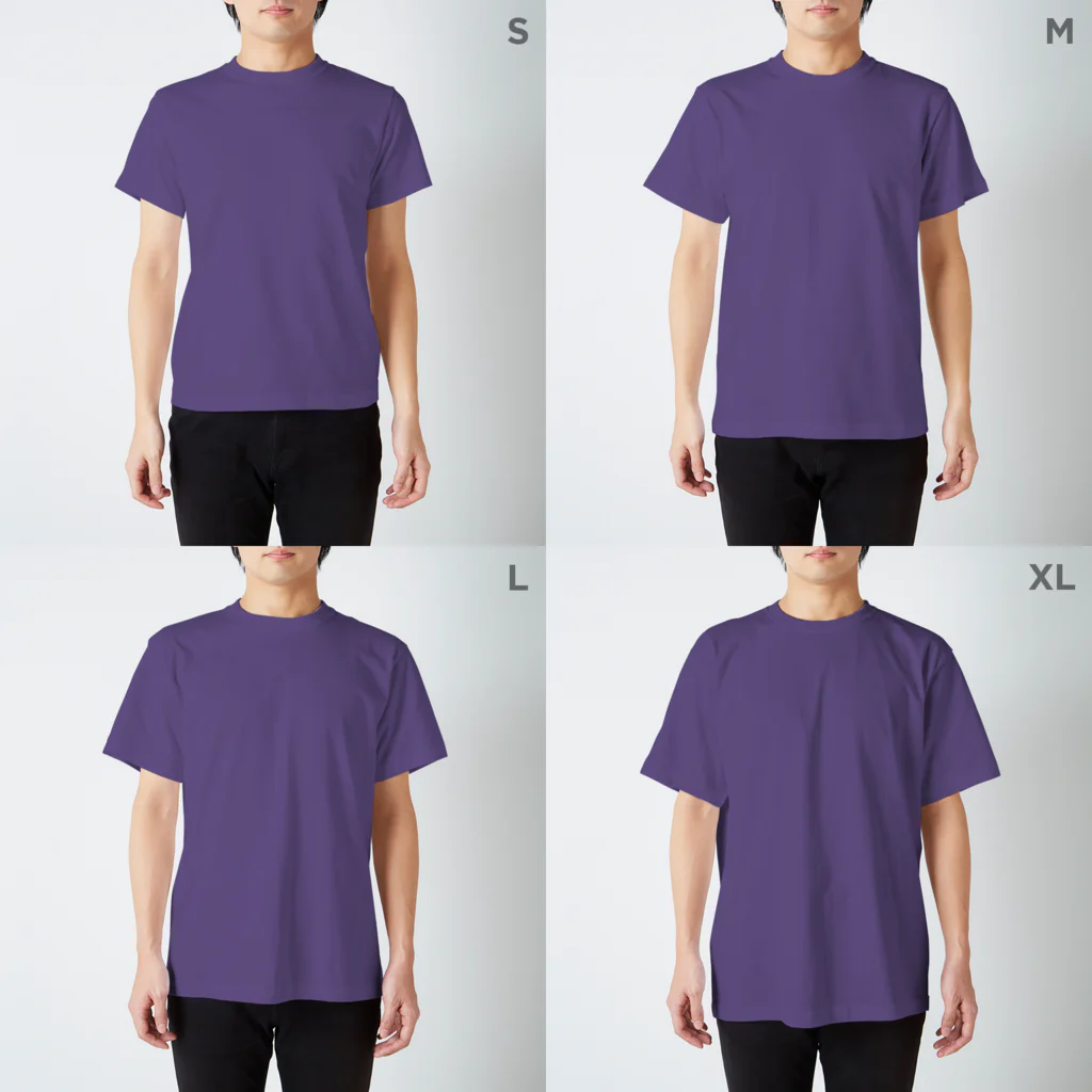 デザインをしましたのヒラタクワガタ（白文字） Regular Fit T-Shirt :model wear (male)