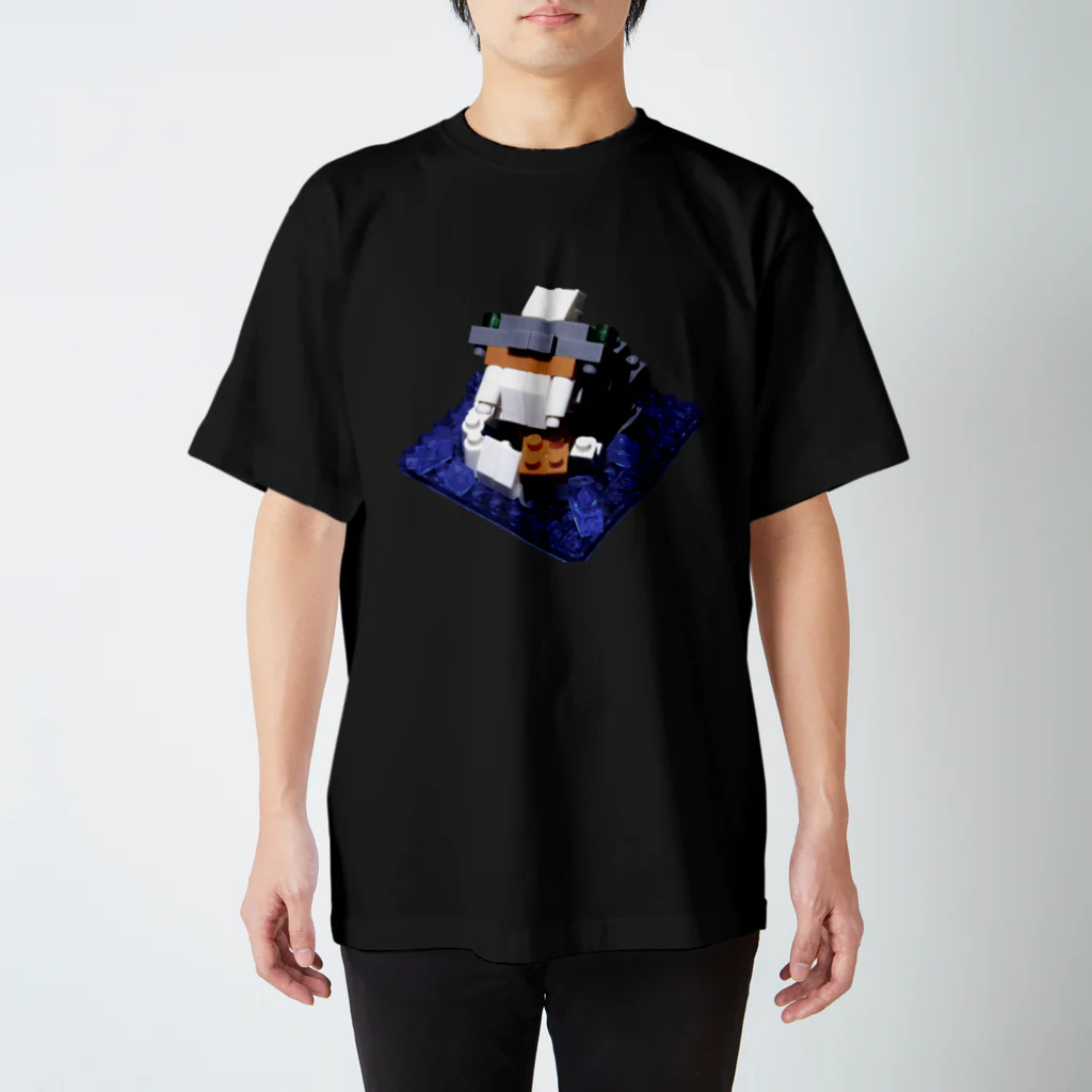 nano kantaの海に潜むブロック獣 Regular Fit T-Shirt