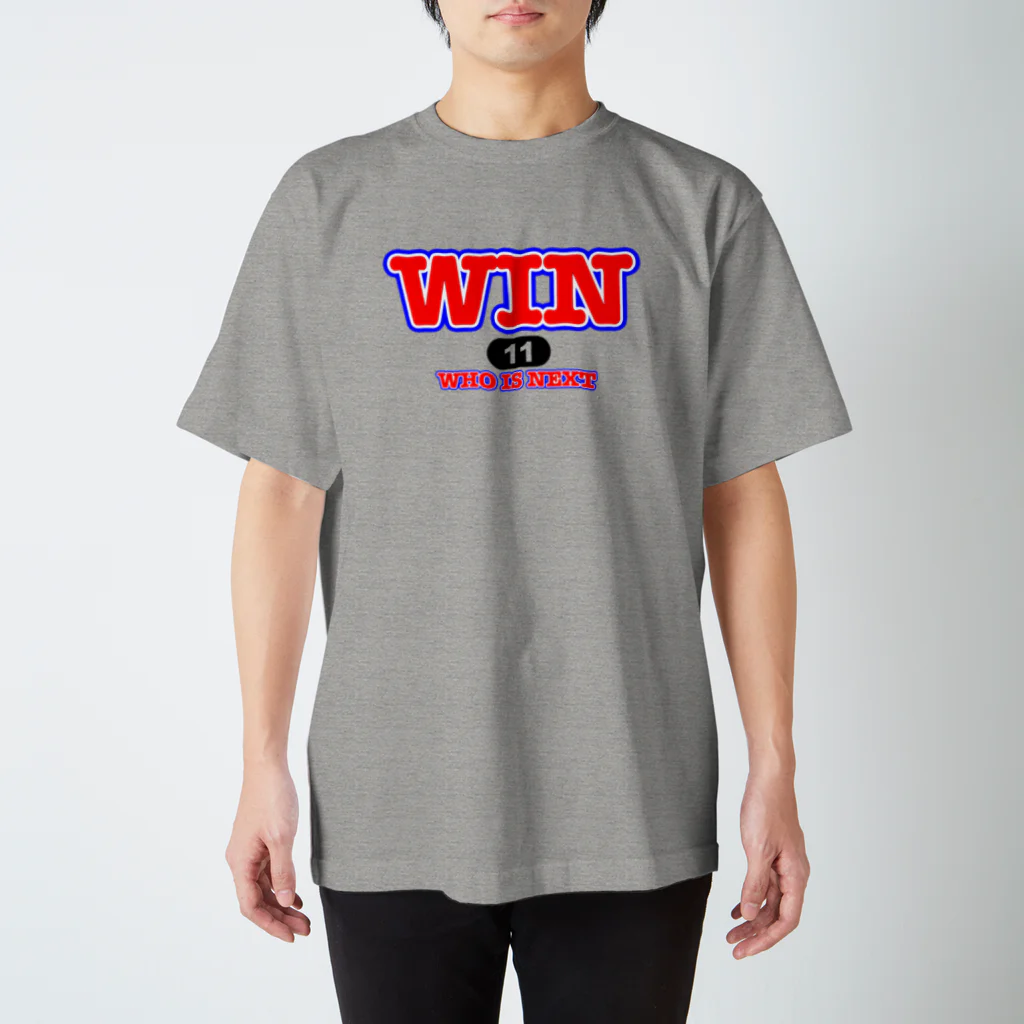 ソンサキコのWIN ロゴ Regular Fit T-Shirt