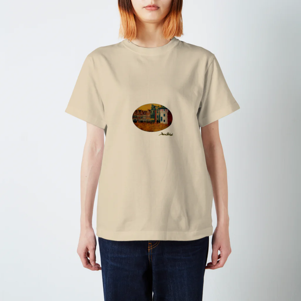 Taku SHIRAIの丸型レンガの街 Regular Fit T-Shirt