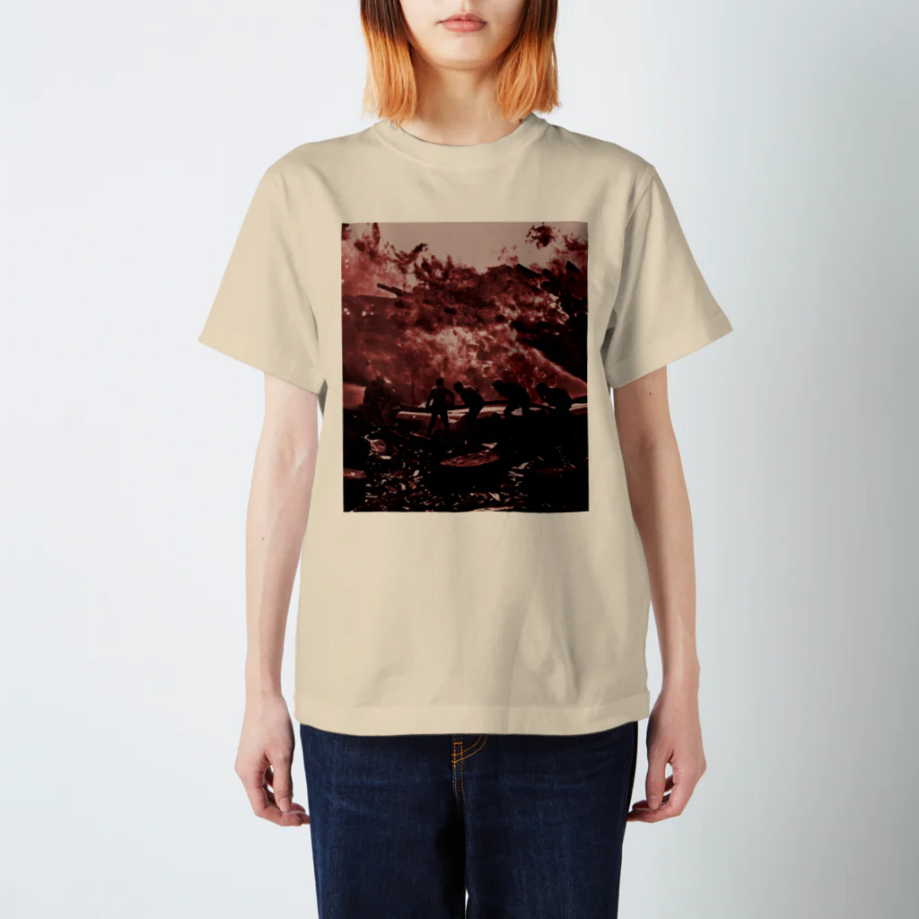 その物語を忘れない。の"JERRY FORGOT TO PUT OUT THE CAMPFIRE." Regular Fit T-Shirt