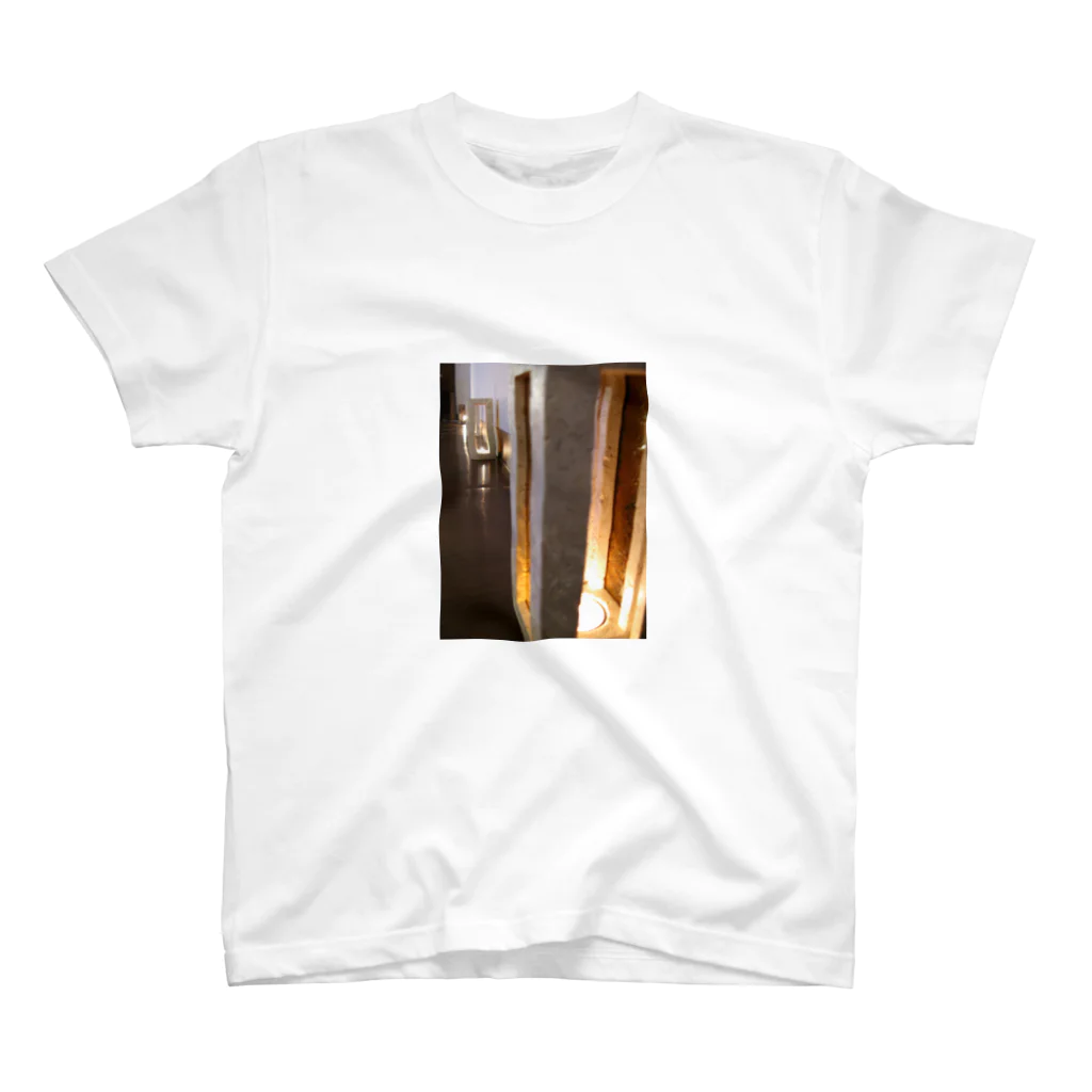 YoShierのSTONE CANDLE LIGHTS Regular Fit T-Shirt