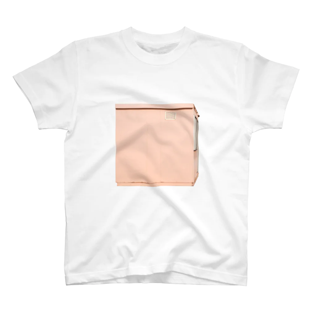 Yusuke Saitohのサーモンピンクの小屋 Regular Fit T-Shirt