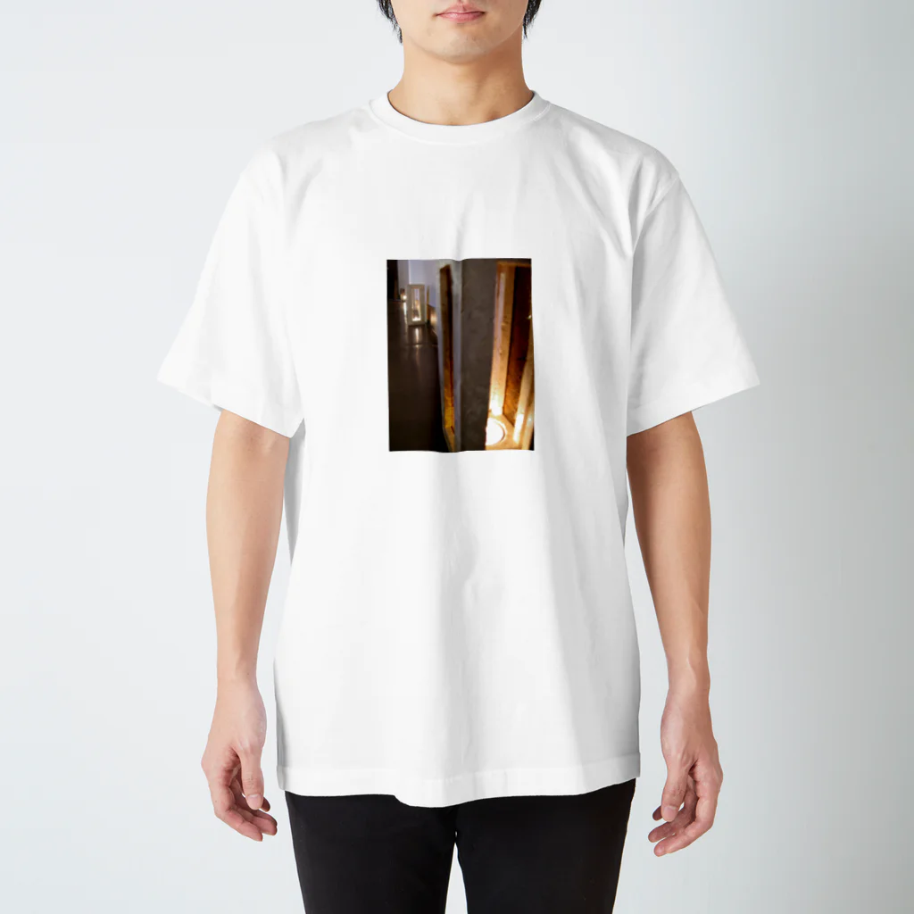 YoShierのSTONE CANDLE LIGHTS Regular Fit T-Shirt