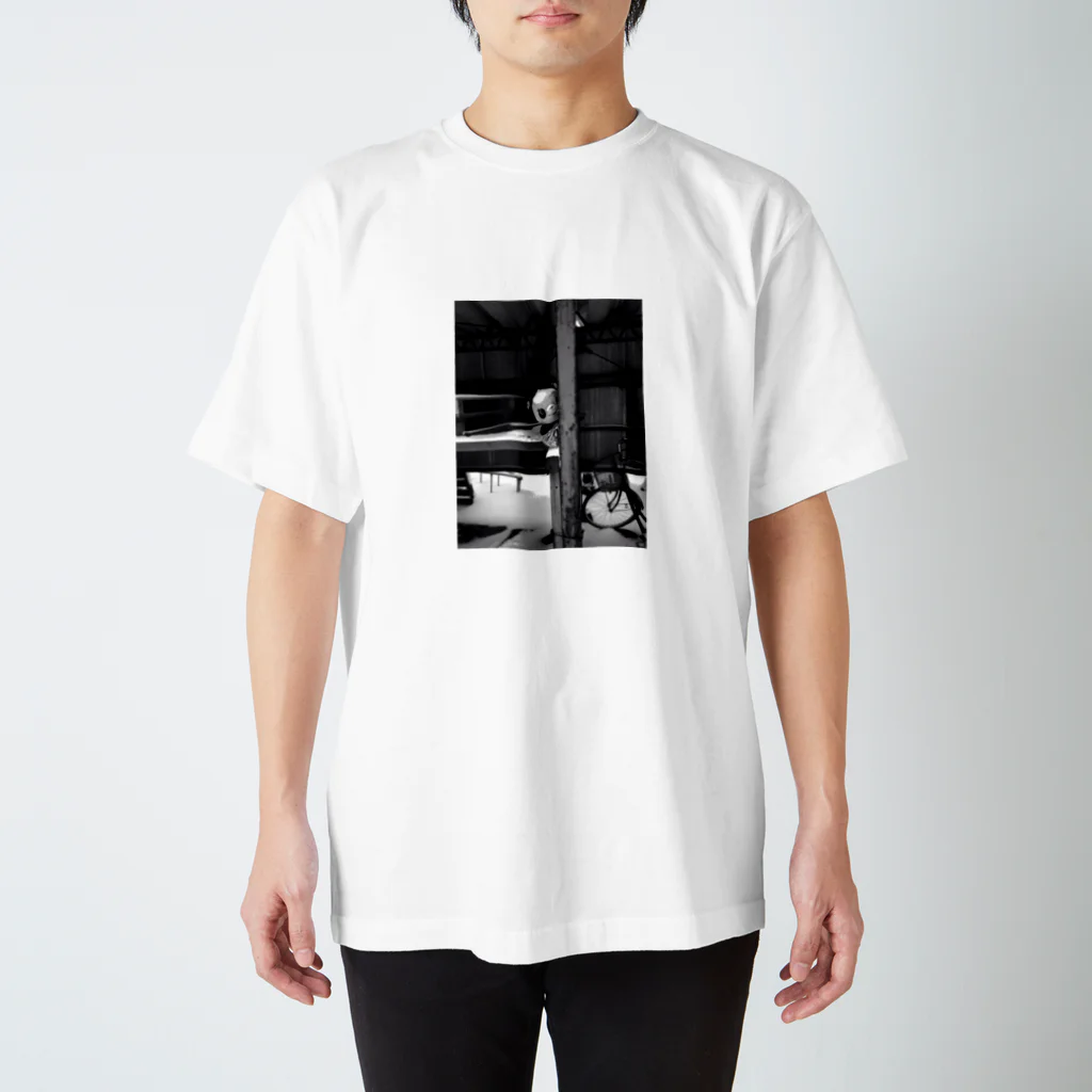 ともけたのあいつがみてる Regular Fit T-Shirt