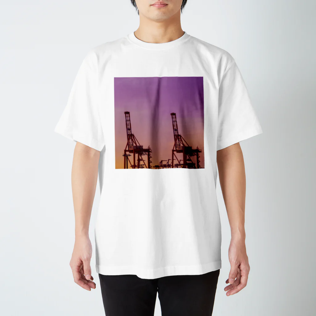 小野寺宏友の朝焼けキリン（ガントリークレーン） Regular Fit T-Shirt