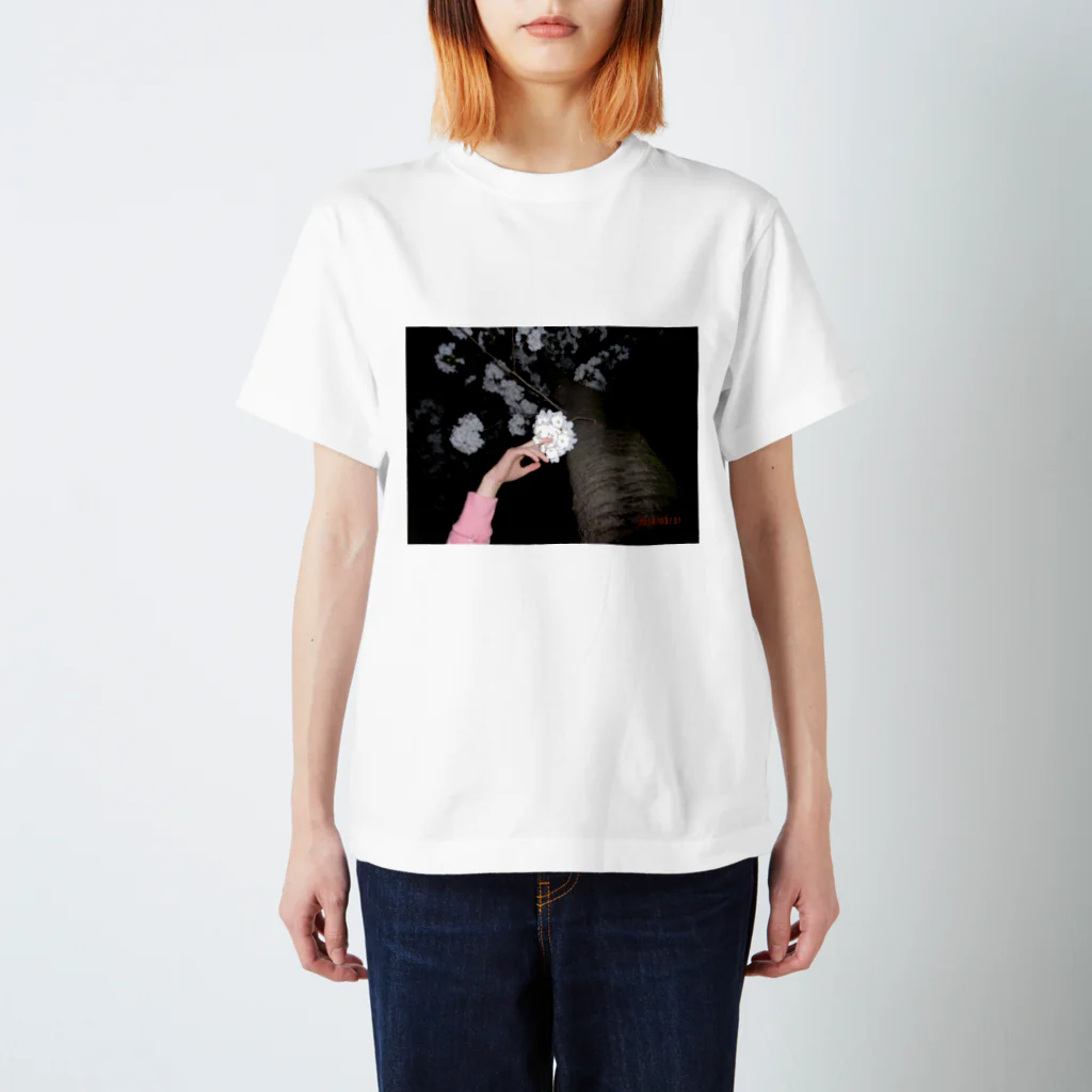 まつげの夜桜 Regular Fit T-Shirt