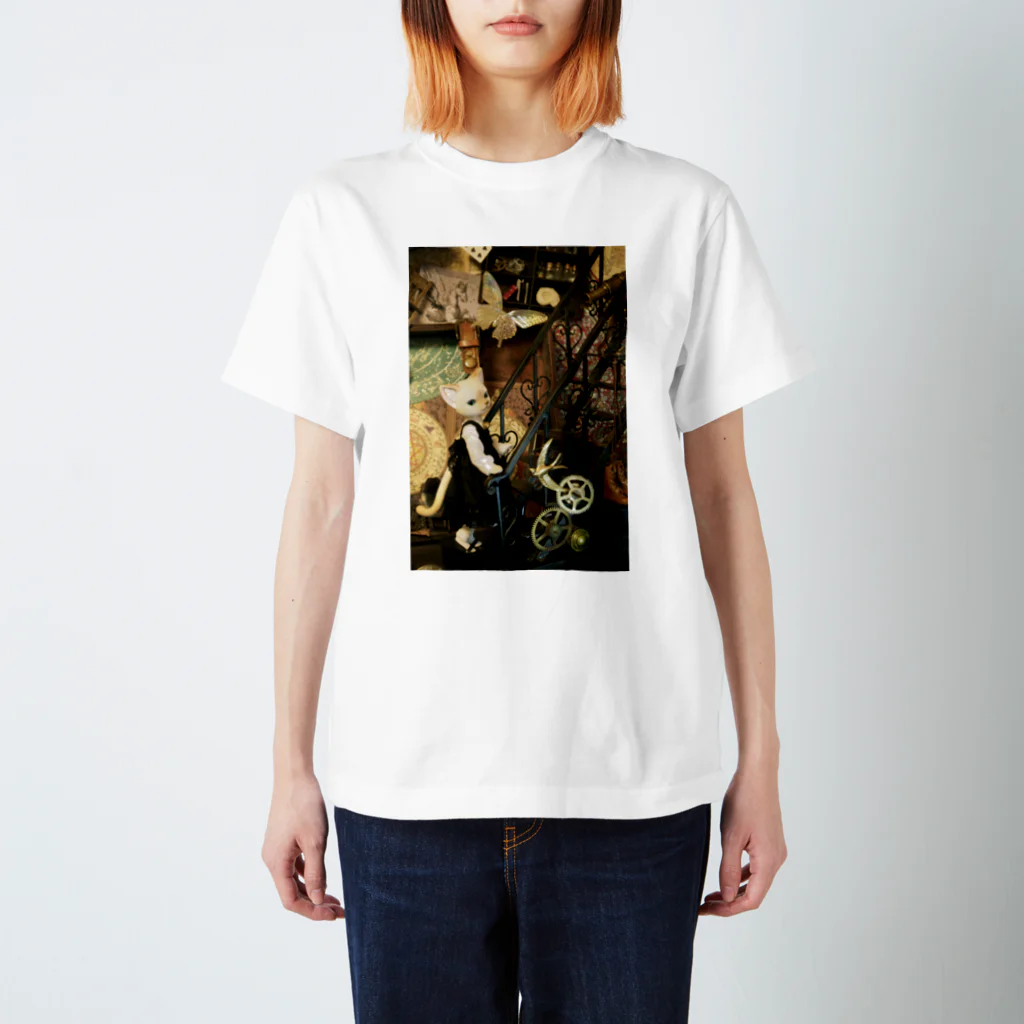 ぴーすけの猫と階段 Regular Fit T-Shirt