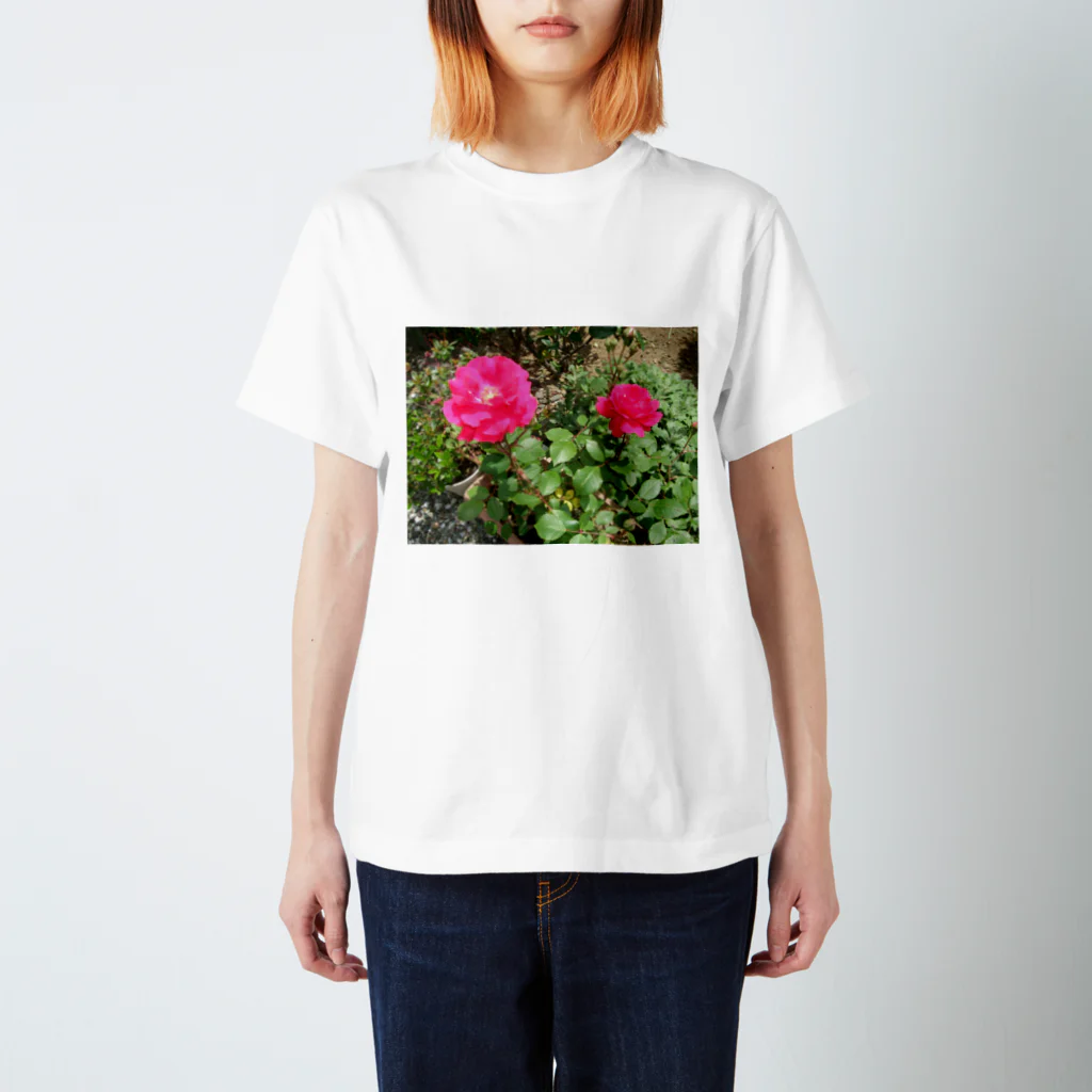 田中民生の薔薇Ver.2 Regular Fit T-Shirt