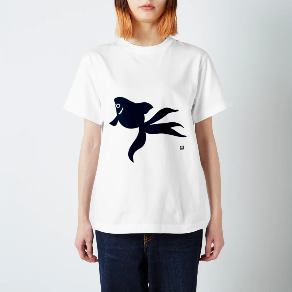 burnworks designの金魚（紺） Regular Fit T-Shirt