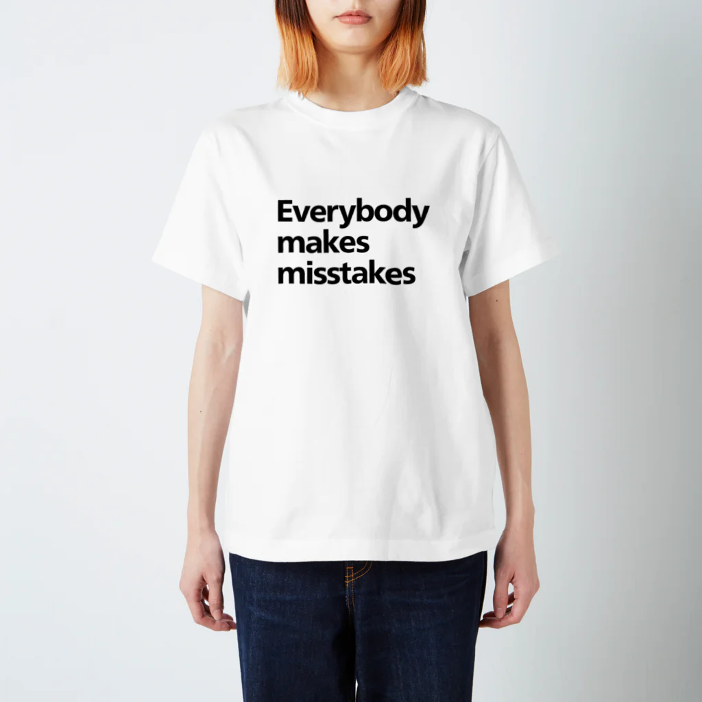 nagueyariのEverybody makes misstakes Regular Fit T-Shirt