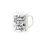 loveclonesのSTOP STARING ガーリー デニムビスチェ・キャミ Mug :right side of the handle