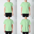 サークル煮え湯のカブトムシ Regular Fit T-Shirt :model wear (male)