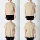 caracol-theaterのハナガサクラゲ Regular Fit T-Shirt :model wear (male)