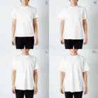 母アパレルの重機シリーズ：パワーショベル スタンダードTシャツのサイズ別着用イメージ(男性)