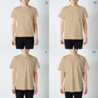 S Kodamaの我が家のきなこちゃん Regular Fit T-Shirt :model wear (male)