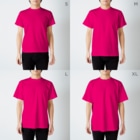 Akiss art ONLINE SHOPのあなたと見つめ合う Regular Fit T-Shirt :model wear (male)
