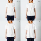 蜜と蝶の花と墨 a Regular Fit T-Shirt :model wear (woman)