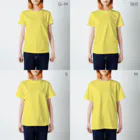 北隣館カフェグリーンのキッズパイナップルTシャツ Regular Fit T-Shirt :model wear (woman)