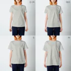 管狐の巣のきゅうきゅうしゃシャツ スタンダードTシャツのサイズ別着用イメージ(女性)