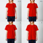 KATAKANAのアスペルガー(kuro) スタンダードTシャツのサイズ別着用イメージ(女性)