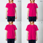 tomokomiyagamiのピラミッドスタッズ ボーダー スタンダードTシャツのサイズ別着用イメージ(女性)