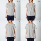 3×3 のドット絵のバウハウス - 3×3 のドット絵 スタンダードTシャツのサイズ別着用イメージ(女性)