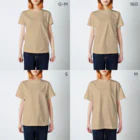 アウトドア好きのランタン スタンダードTシャツのサイズ別着用イメージ(女性)