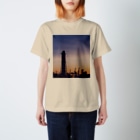 小野寺宏友の朝焼けの煙突とキリンたち Regular Fit T-Shirt