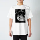 kanoshaのmonochrome02 Regular Fit T-Shirt