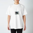 茶色いねこの水鉄砲 Regular Fit T-Shirt