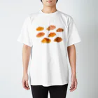 六百田商店°（ろっぴゃくだしょうてん）の空飛ぶロールパン Regular Fit T-Shirt