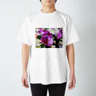 Love Treeの祈りへ捧げる花 Regular Fit T-Shirt