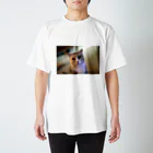 職安太郎の見つめるネコ Regular Fit T-Shirt