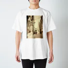 早川商店の『嫌われ西野、ニューヨークへ行く』の表紙 Regular Fit T-Shirt