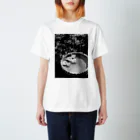 kanoshaのmonochrome02 Regular Fit T-Shirt