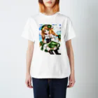 月夜の黒うさぎのベレー帽少女 Regular Fit T-Shirt