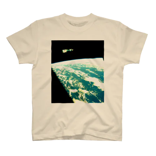 SOYUZ SPACECRAFT IN ORBIT スタンダードTシャツ