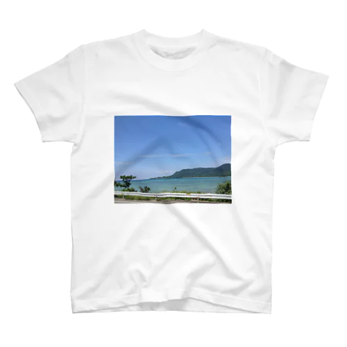 海沿いのドライブ Regular Fit T-Shirt