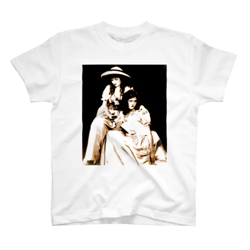 Alfred Cheney Johnston: Dorothy Gish (on the right) with Lillian Gish, 1920s Regular Fit T-Shirt