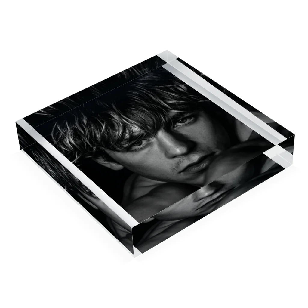 loo10のross lynch american singer Acrylic Block :placed flat