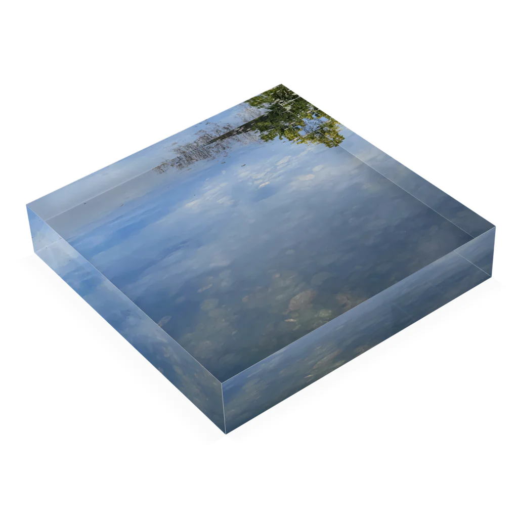 monoclearのmonet Acrylic Block :placed flat