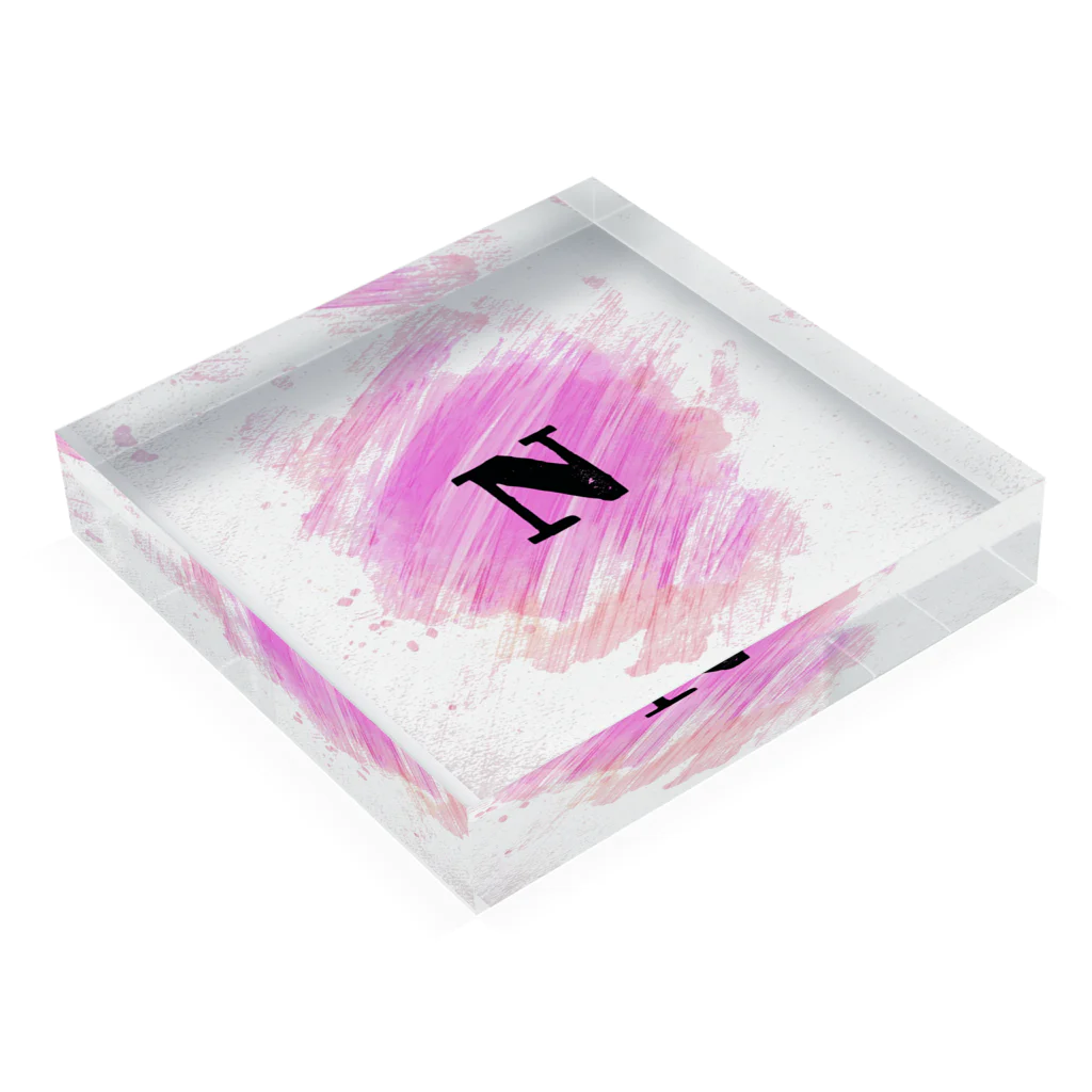 MIXED-NUTSのＮ×ペンキ Acrylic Block :placed flat